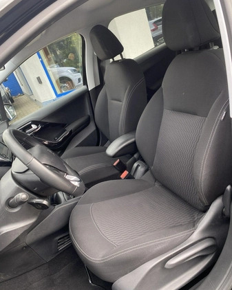 Peugeot 208 cena 35900 przebieg: 123000, rok produkcji 2017 z Dobczyce małe 562